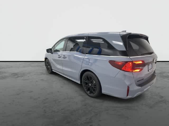 2026 Honda Odyssey photo 2 of 32
