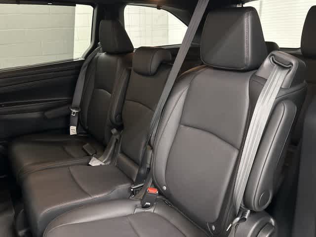 2026 Honda Odyssey photo 14 of 32