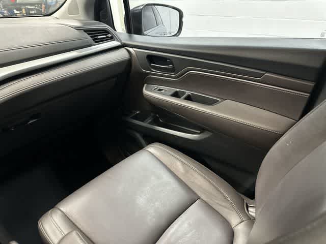 2019 Honda Odyssey EX-L w/Navi/RES Lunar Silver Metallic at Beck & Masten Kia