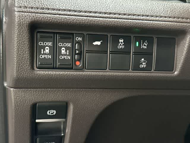 2019 Honda Odyssey EX-L w/Navi/RES Lunar Silver Metallic at Beck & Masten Kia