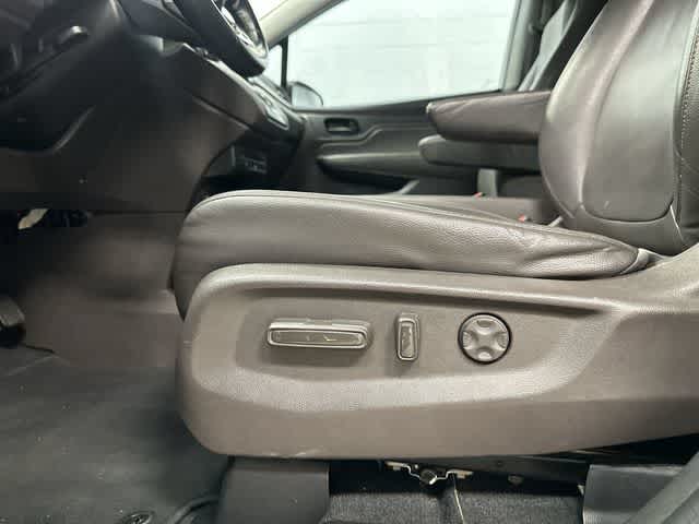 2019 Honda Odyssey EX-L w/Navi/RES Lunar Silver Metallic at Beck & Masten Kia