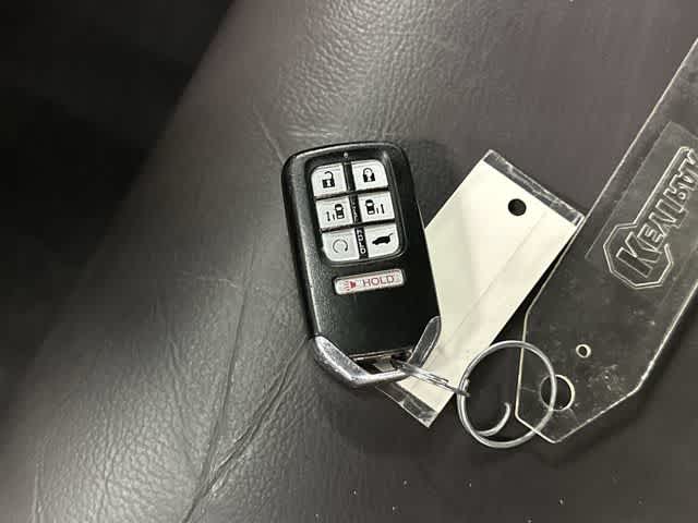 2019 Honda Odyssey EX-L w/Navi/RES Lunar Silver Metallic at Beck & Masten Kia