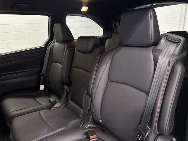 2025 Honda Odyssey photo 14 of 33