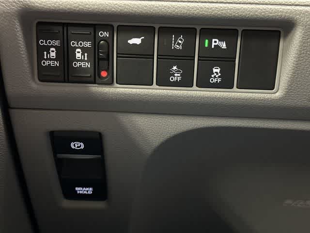 2018 Honda Odyssey Touring Lunar Silver Metallic at Beck & Masten Kia
