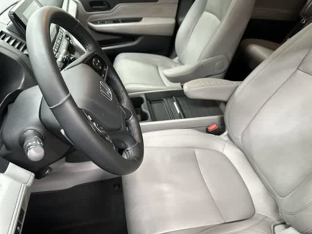 2018 Honda Odyssey Touring Lunar Silver Metallic at Beck & Masten Kia