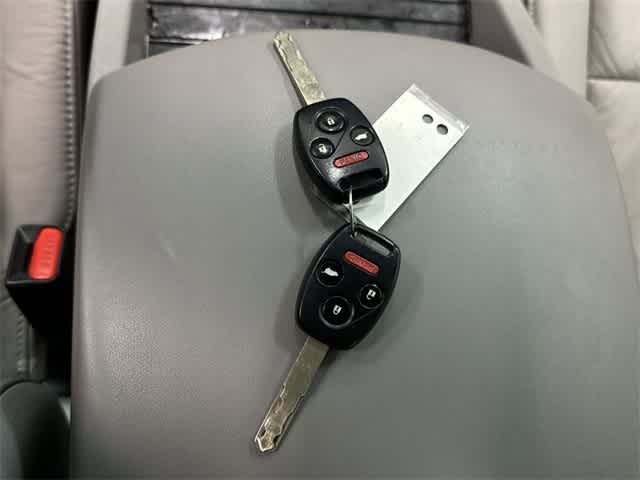 2010 Honda Pilot EX-L White at Friendly Ford Crosby