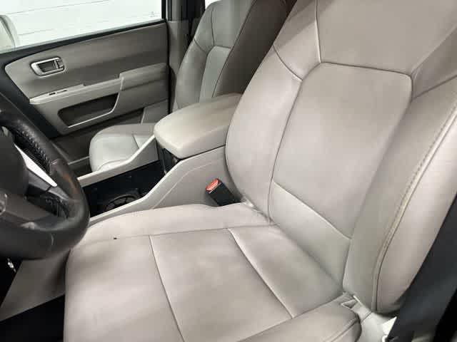 2013 Honda Pilot Touring White Diamond Pearl at Mac Haik Ford