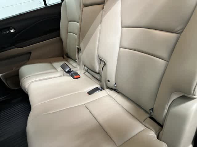 2022 Honda Pilot photo 11 of 32
