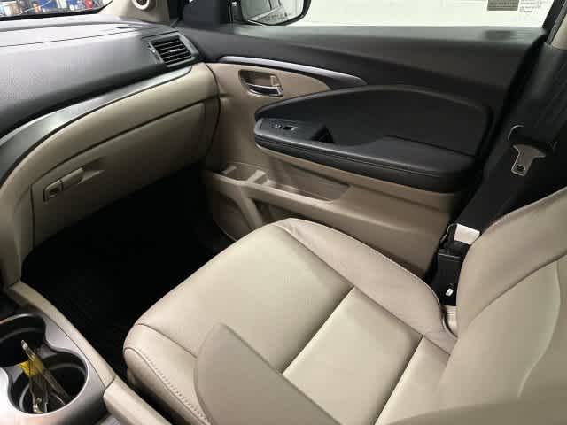 2022 Honda Pilot photo 13 of 32