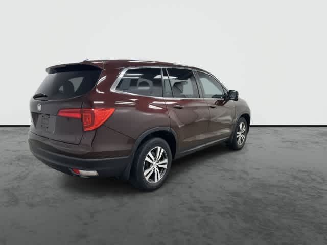 2016 Honda Pilot photo 3 of 32