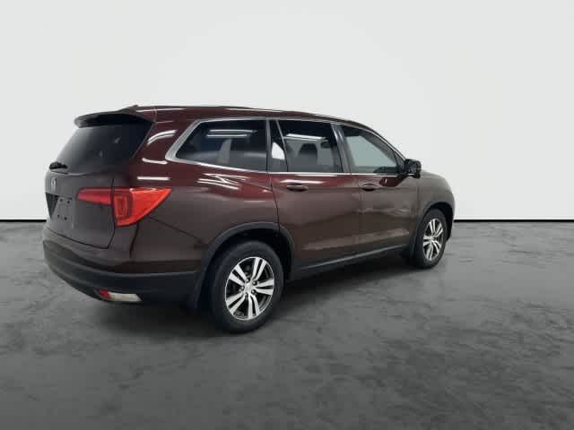 2016 Honda Pilot photo 4 of 32