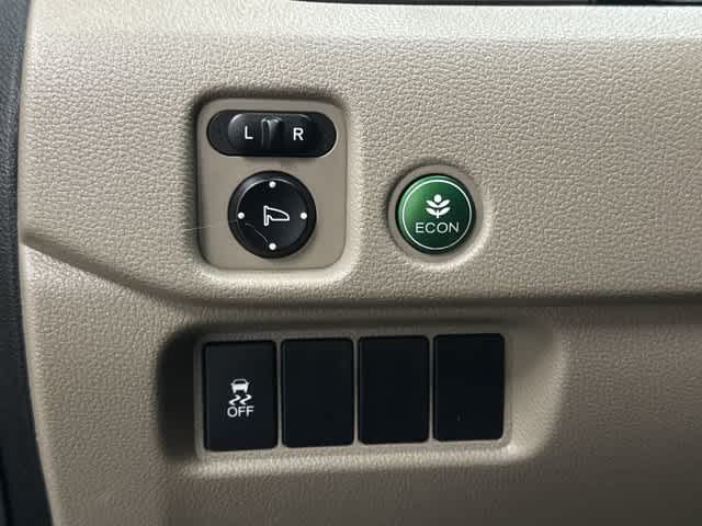 2016 Honda Pilot photo 19 of 32