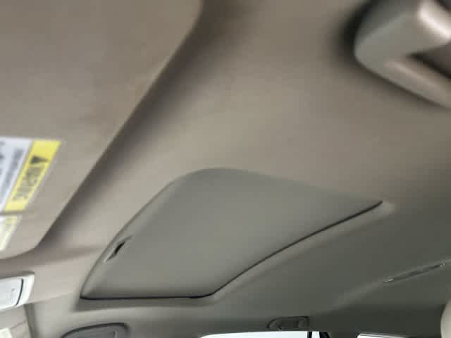 2016 Honda Pilot photo 27 of 32