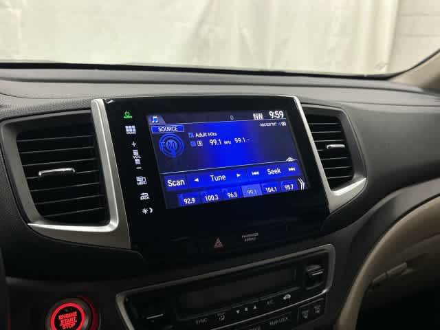 2016 Honda Pilot photo 22 of 32