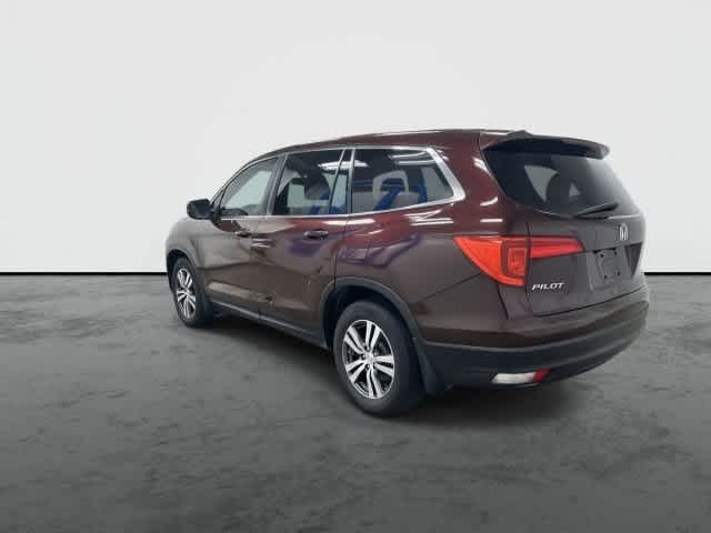 2016 Honda Pilot photo 2 of 32
