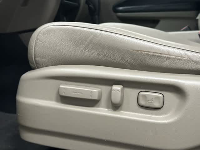 2016 Honda Pilot photo 26 of 32