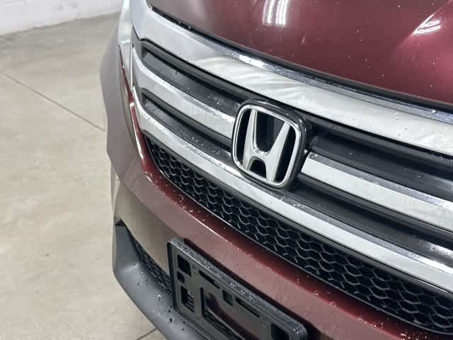 2016 Honda Pilot photo 30 of 32