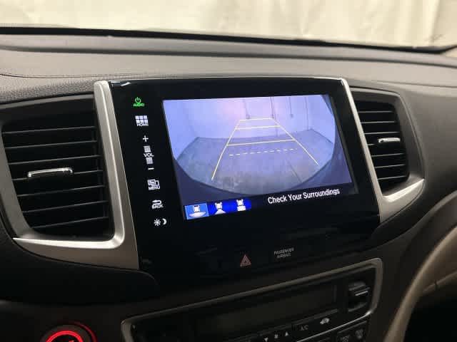 2016 Honda Pilot photo 23 of 32