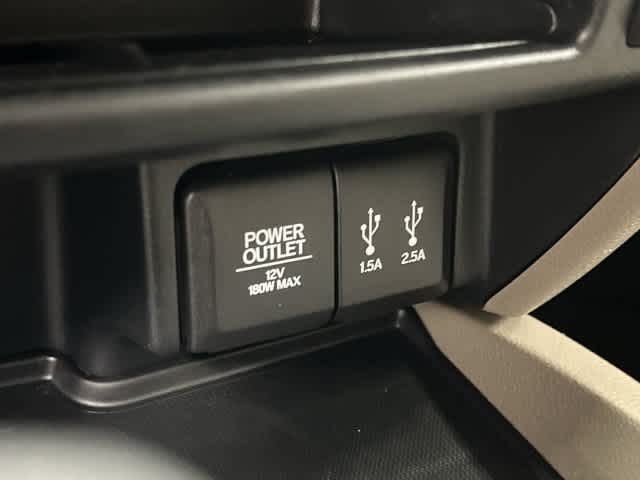2016 Honda Pilot photo 25 of 32