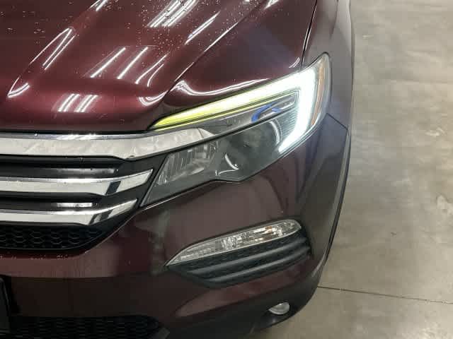 2016 Honda Pilot photo 31 of 32