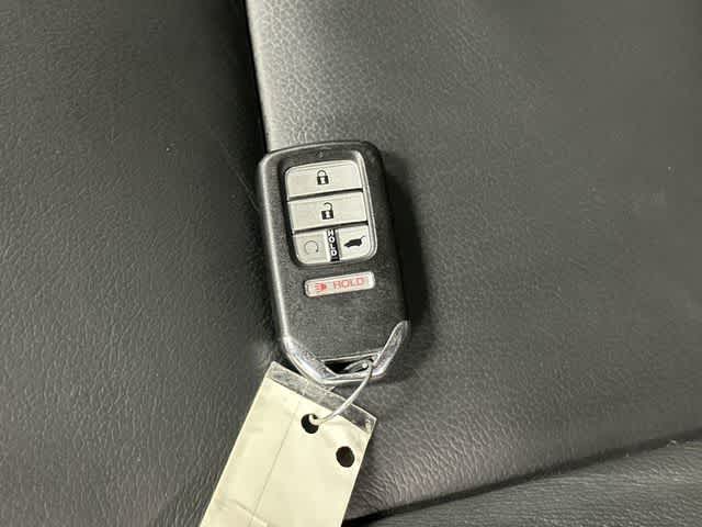 2018 Honda Pilot Touring White Diamond Pearl at Westside Kia