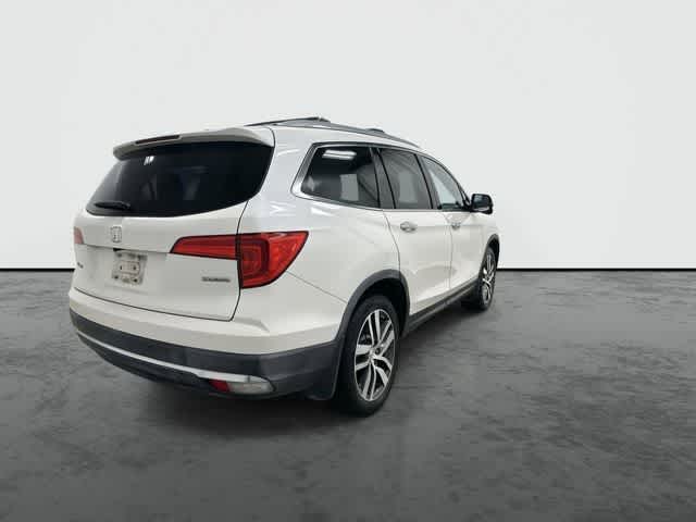 2018 Honda Pilot Touring White Diamond Pearl at Westside Kia
