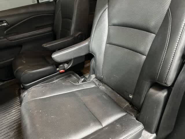 2016 Honda Pilot photo 11 of 33