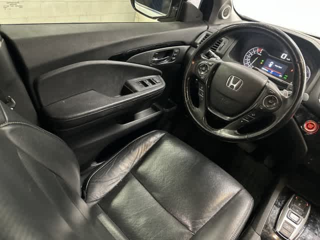 2016 Honda Pilot photo 12 of 33