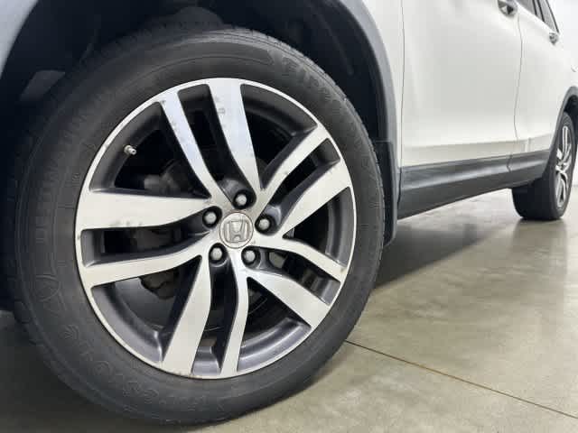 2016 Honda Pilot photo 29 of 33
