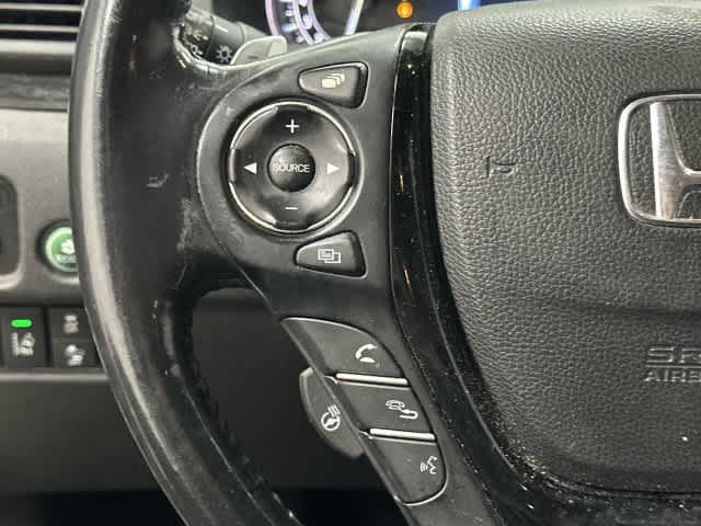 2016 Honda Pilot photo 17 of 33
