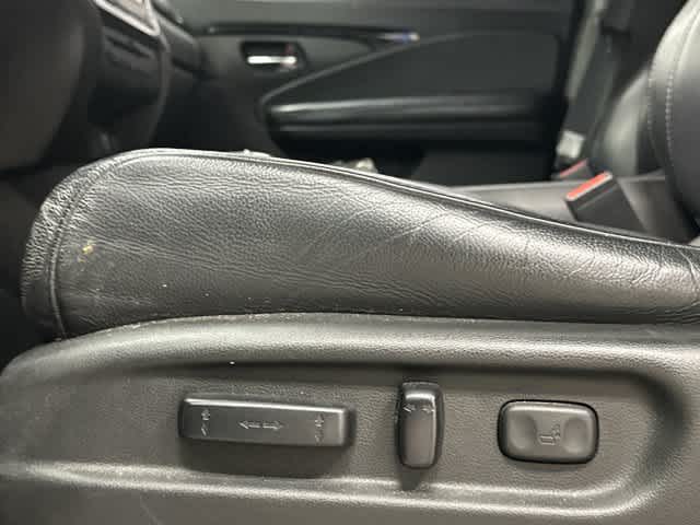 2016 Honda Pilot photo 27 of 33