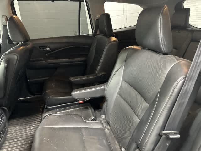 2016 Honda Pilot photo 14 of 33