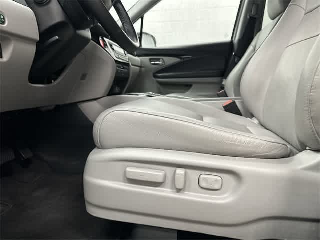 2019 Honda Pilot Touring 7-Passenger Lunar Silver Metallic at Lexus Southwest Houston