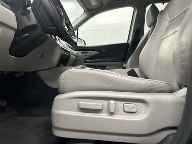2020 Honda Pilot Touring 8-Passenger Obsidian Blue Pearl at AutoNation USA Houston