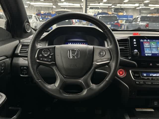 2023 Honda Passport photo 14 of 31