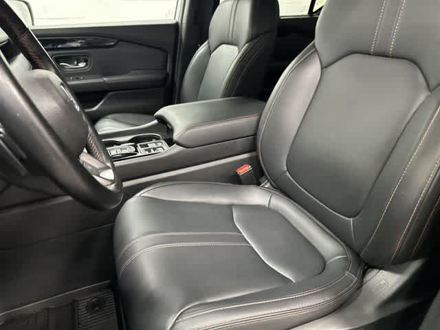 2025 Honda Pilot TrailSport Lunar Silver Metallic at Honda of Clear Lake