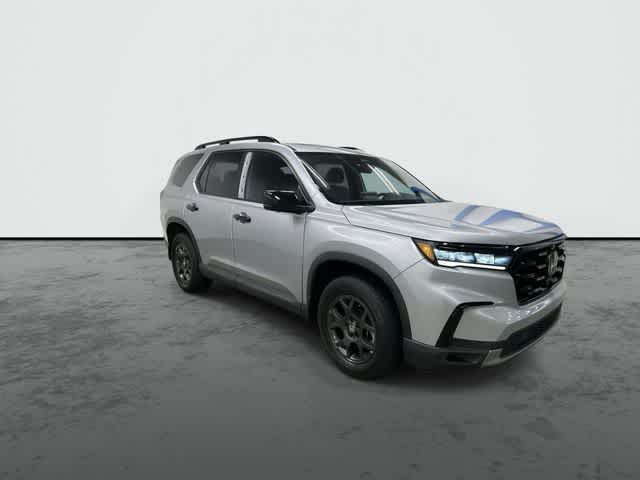 2025 Honda Pilot TrailSport Lunar Silver Metallic at Honda of Clear Lake