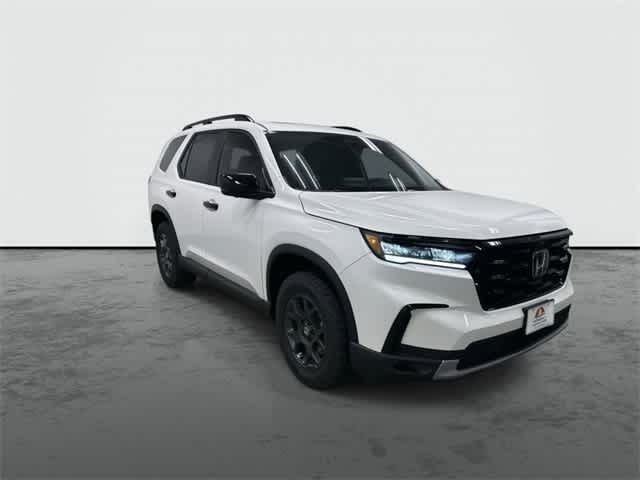 2025 Honda Pilot TrailSport Platinum White Pearl at Honda of Clear Lake
