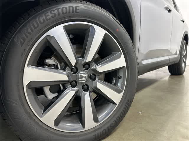 2025 Honda Pilot Touring Lunar Silver Metallic at Honda of Clear Lake