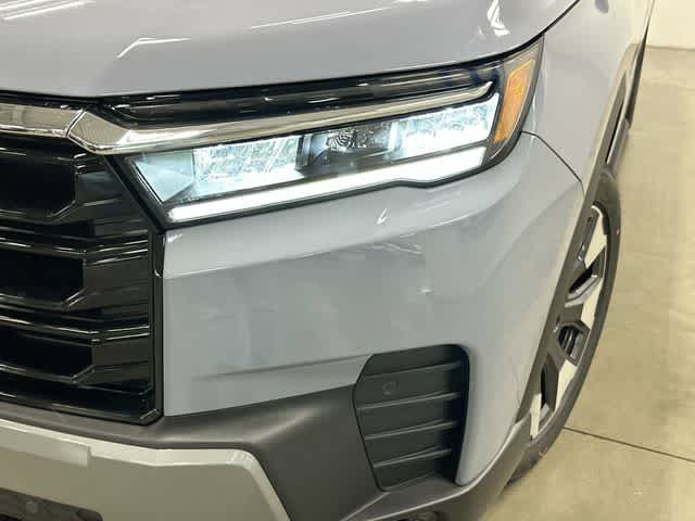 2026 Honda Pilot Elite Sonic Gray Pearl at Team Honda