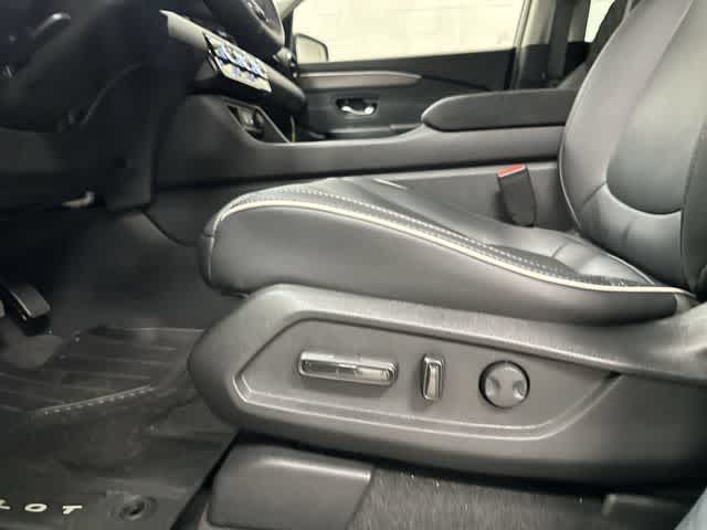 2026 Honda Pilot Elite Sonic Gray Pearl at Team Honda