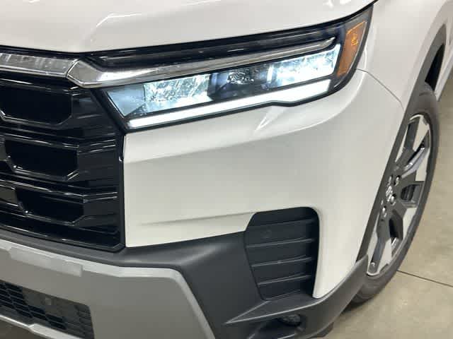 2026 Honda Pilot Elite Platinum White Pearl at Team Honda