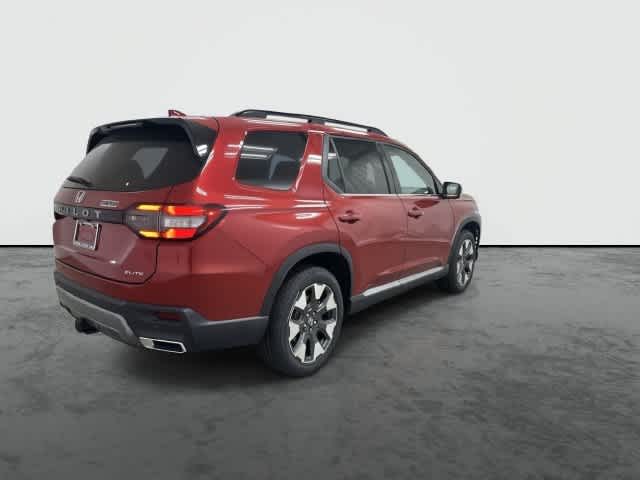 2026 Honda Pilot photo 3 of 32