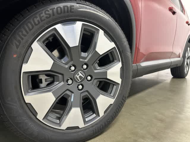 2026 Honda Pilot photo 28 of 32