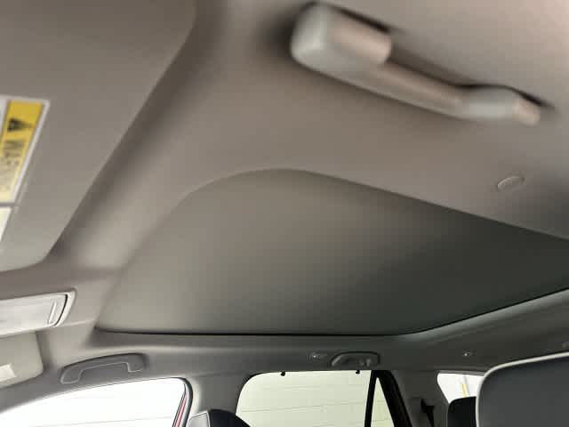 2026 Honda Pilot photo 27 of 32