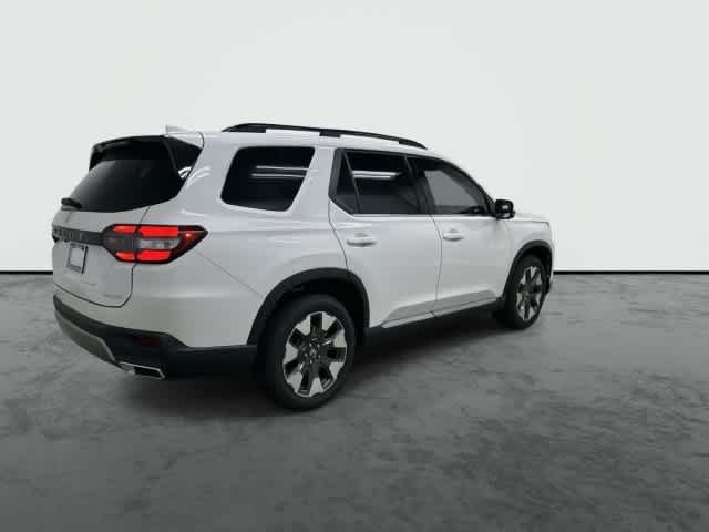 2026 Honda Pilot photo 4 of 33
