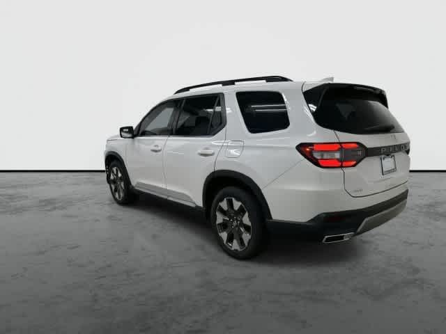 2026 Honda Pilot photo 2 of 33