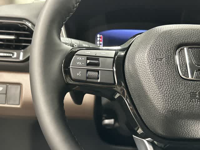 2026 Honda Pilot photo 17 of 33