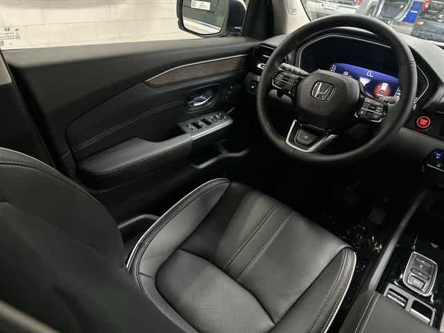 2026 Honda Pilot Elite Platinum White Pearl at Team Honda