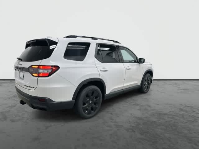 2026 Honda Pilot photo 4 of 33